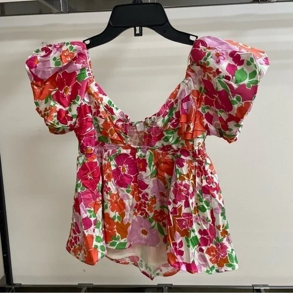 ASTR the Label Nalda Puff Sleeve Top Floral Size M NEW NWOT - Picture 3 of 6